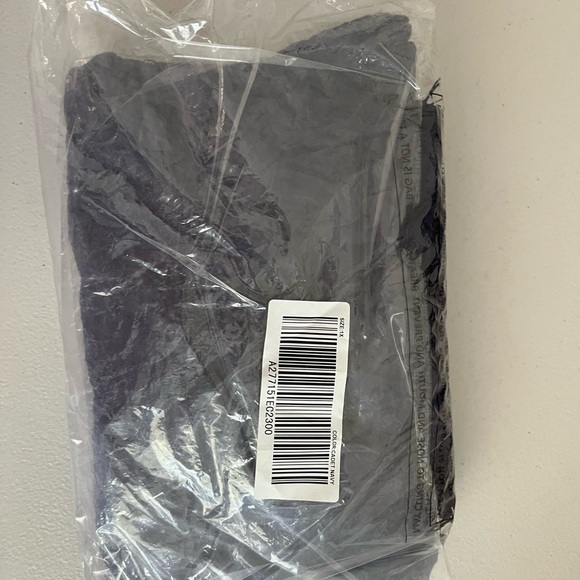 Isaac Mizrahi live lace blouse - Picture 8 of 8